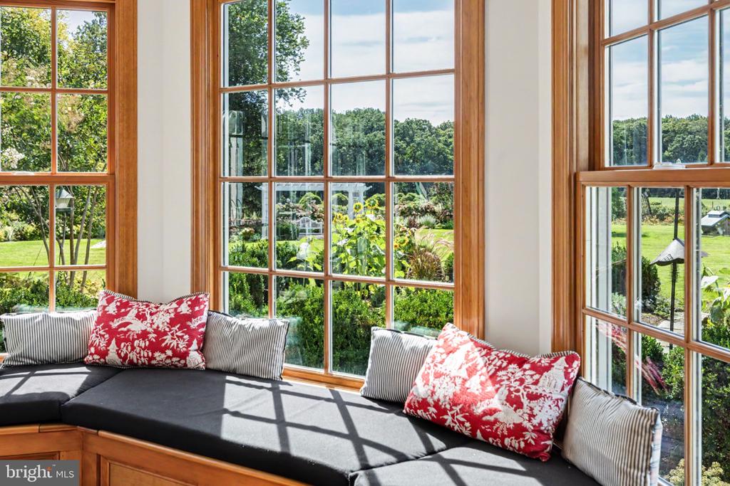 33 RITTENHOUSE ROAD