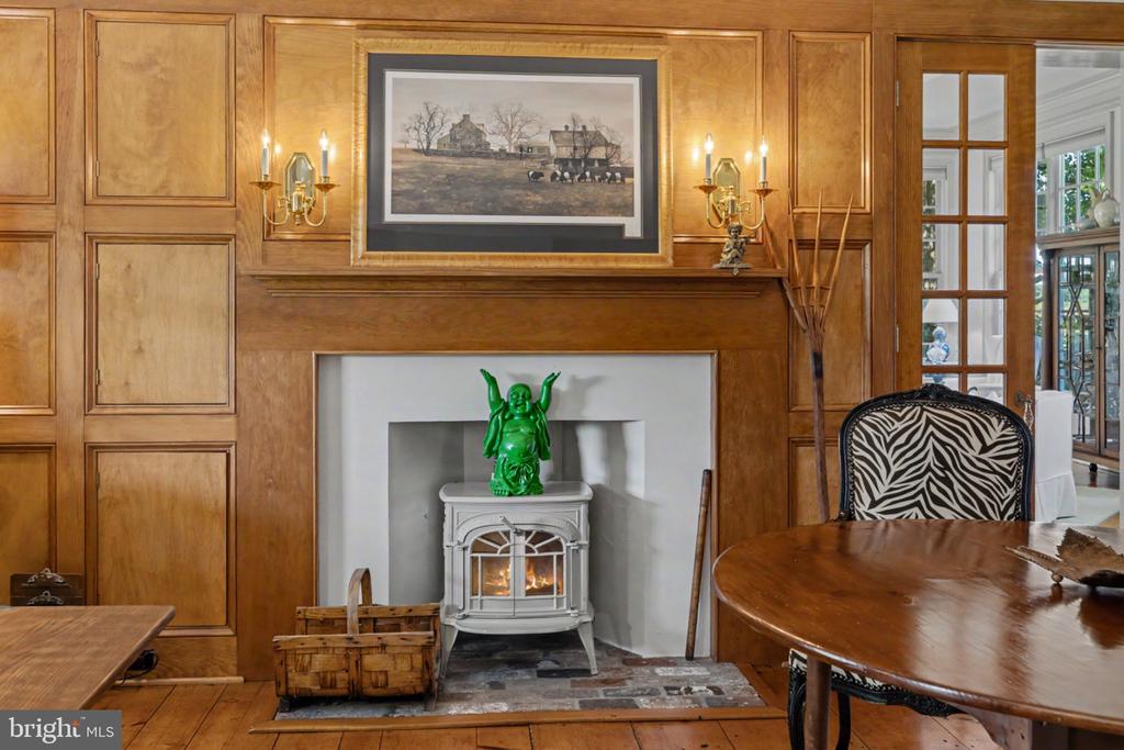 33 RITTENHOUSE ROAD