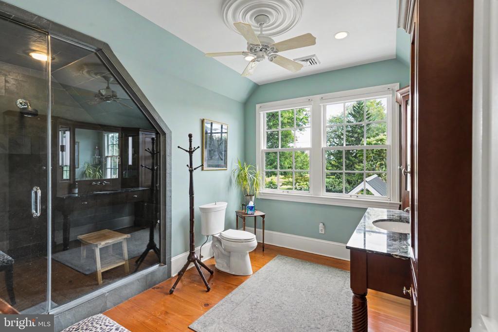 33 RITTENHOUSE ROAD