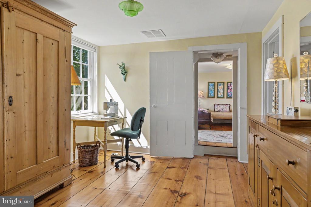 33 RITTENHOUSE ROAD