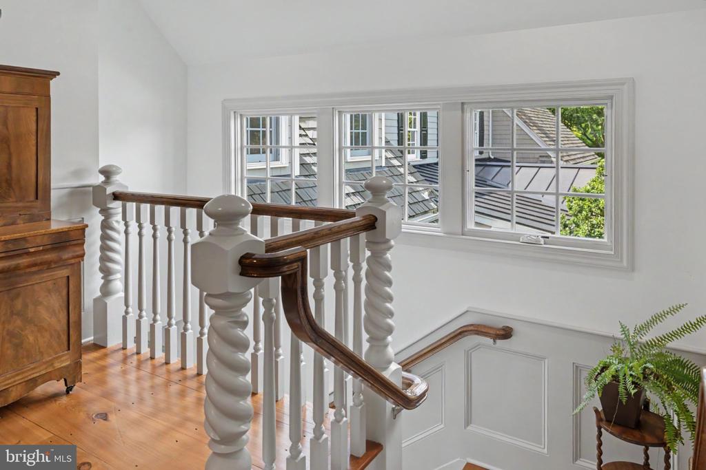 33 RITTENHOUSE ROAD