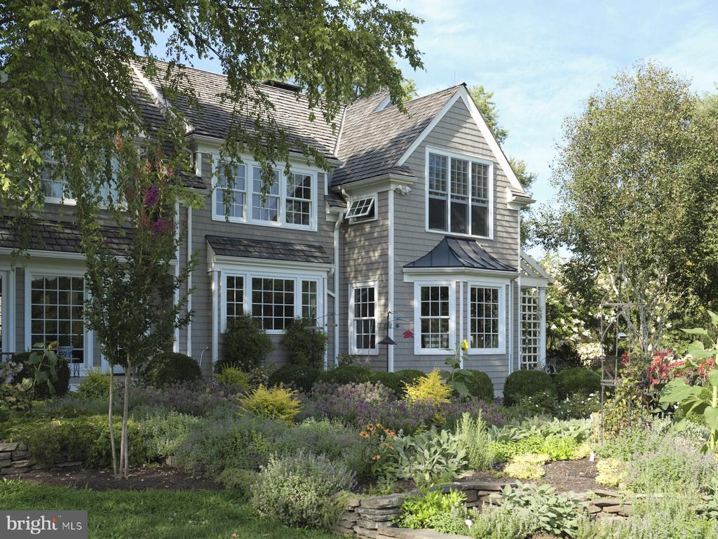 33 RITTENHOUSE ROAD