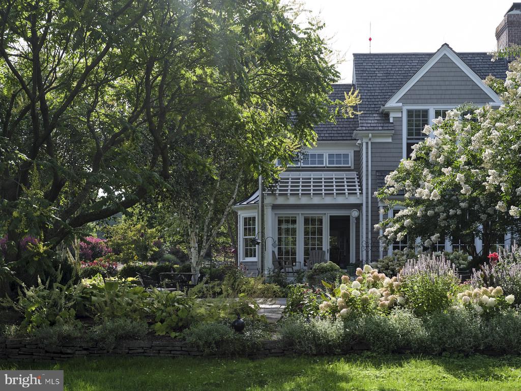 33 RITTENHOUSE ROAD