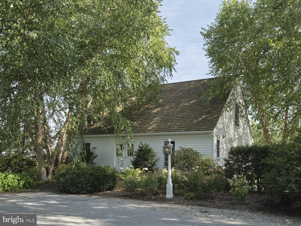 33 RITTENHOUSE ROAD