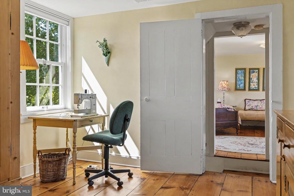 33 RITTENHOUSE ROAD