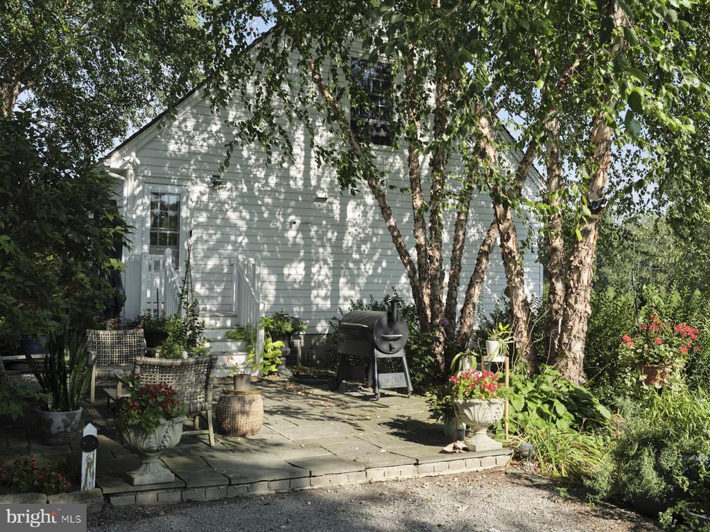 33 RITTENHOUSE ROAD