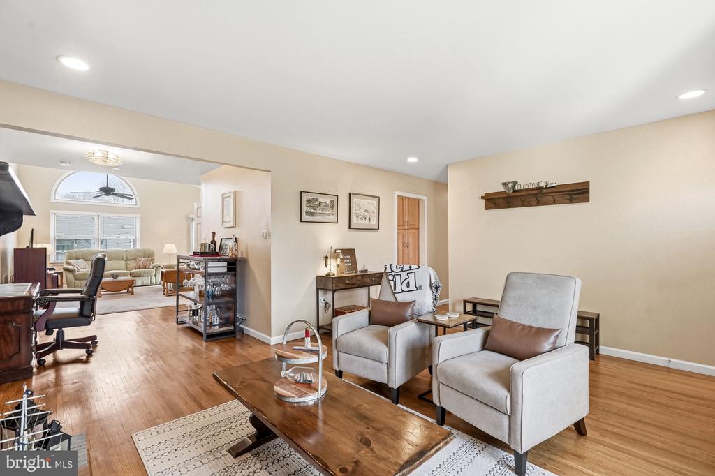 1038 ESTATES BOULEVARD