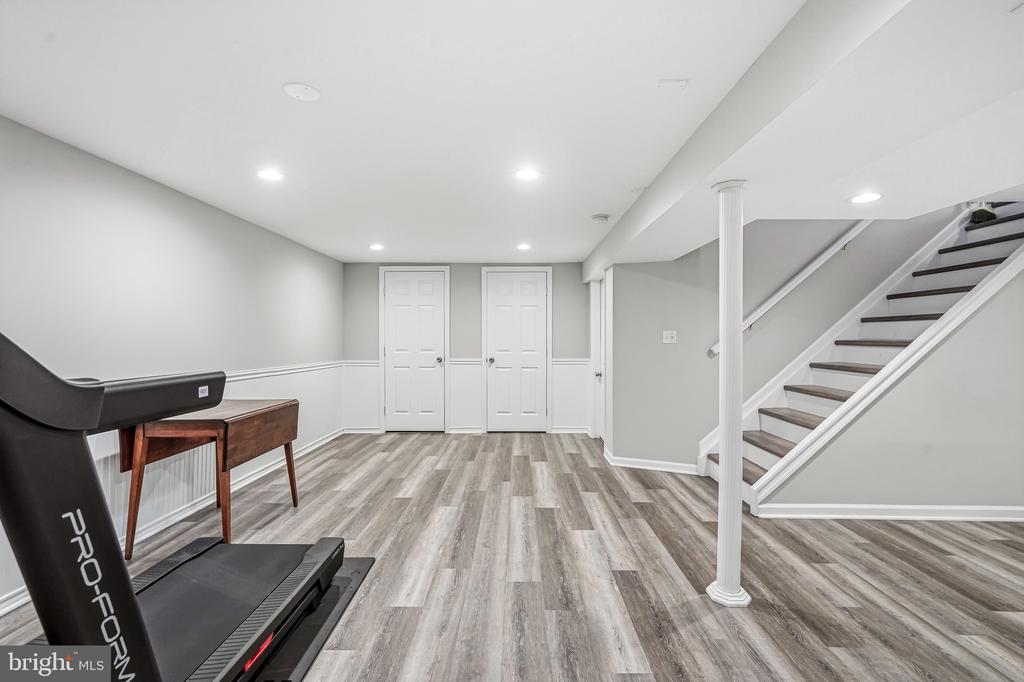 1038 ESTATES BOULEVARD