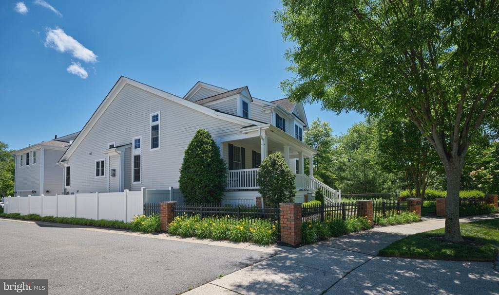 1329 PARK