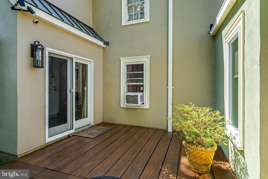 96 DENOW ROAD