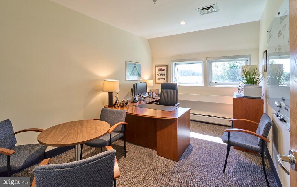3967 PRINCETON PIKE
