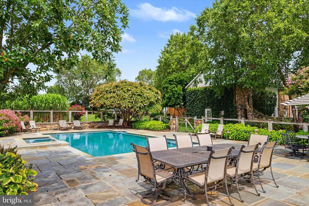 152 HARBOURTON WOODSVILLE ROAD