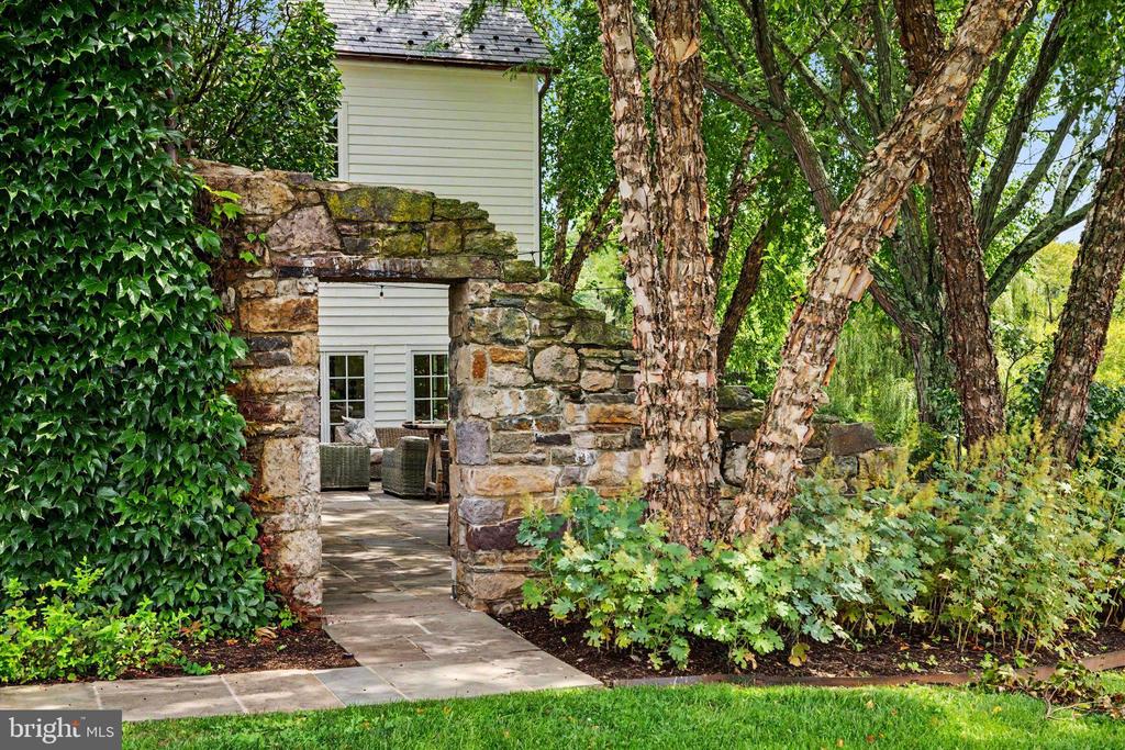 152 HARBOURTON WOODSVILLE ROAD