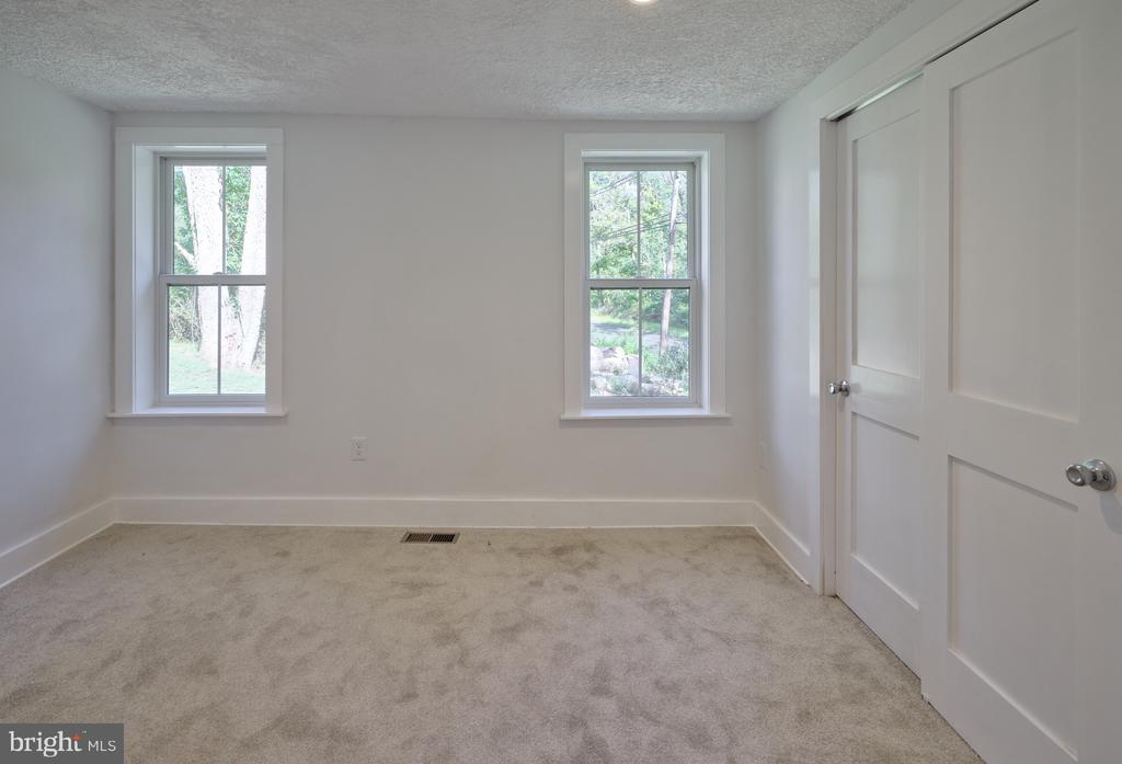 532 HOLLOW ROAD