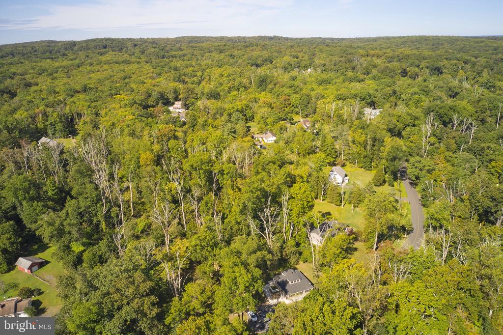 532 HOLLOW ROAD