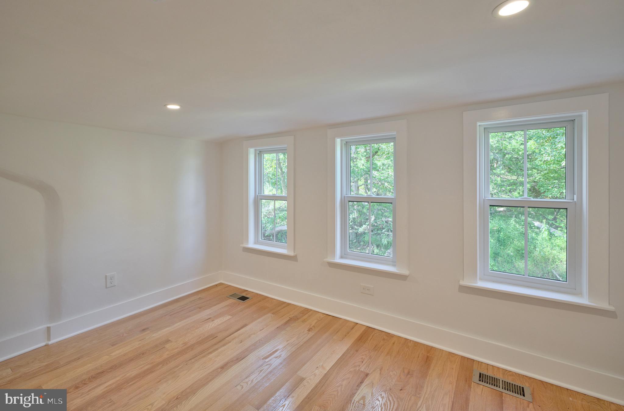 532 HOLLOW ROAD