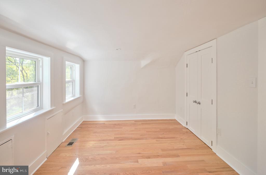 532 HOLLOW ROAD