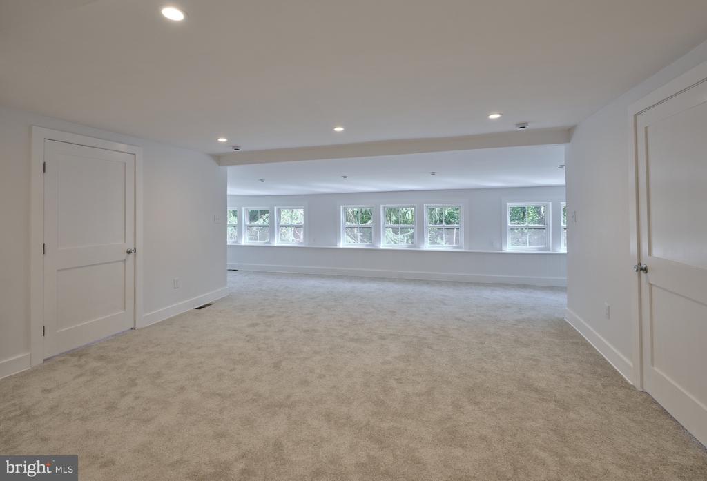 532 HOLLOW ROAD