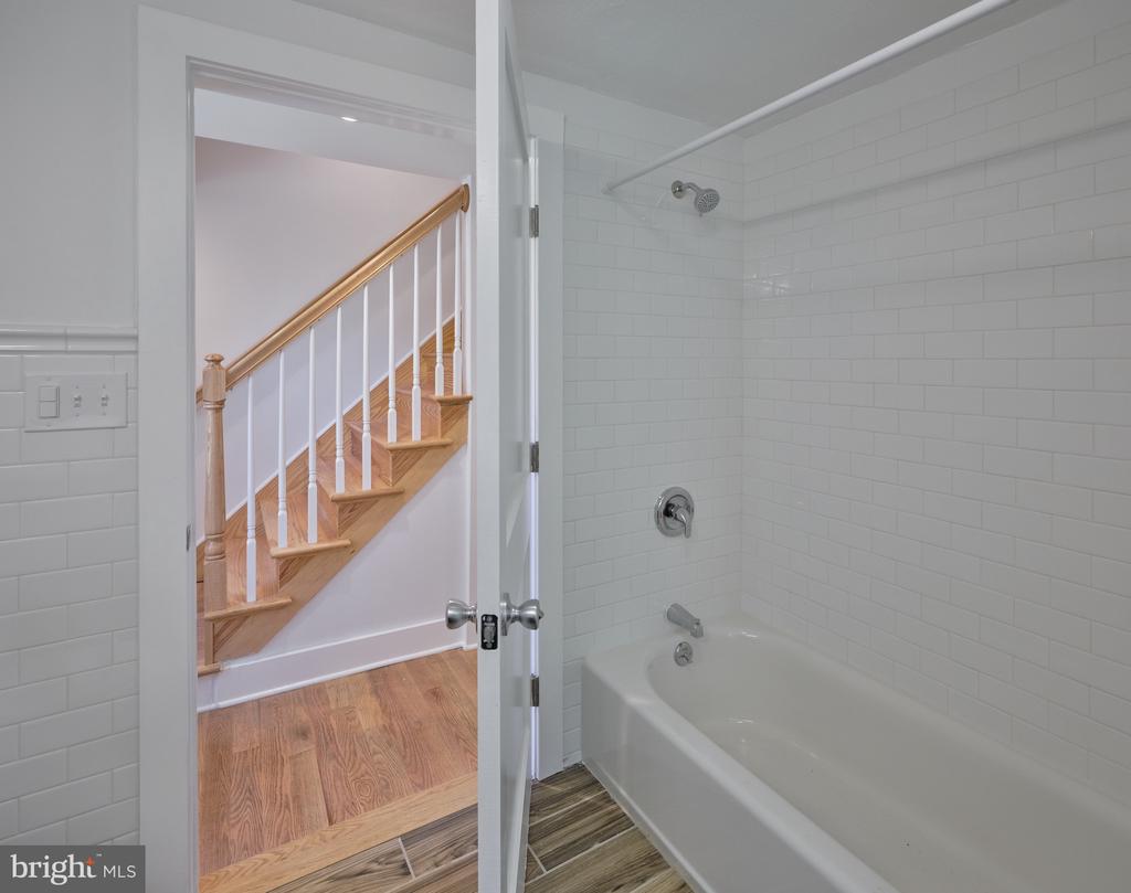 532 HOLLOW ROAD