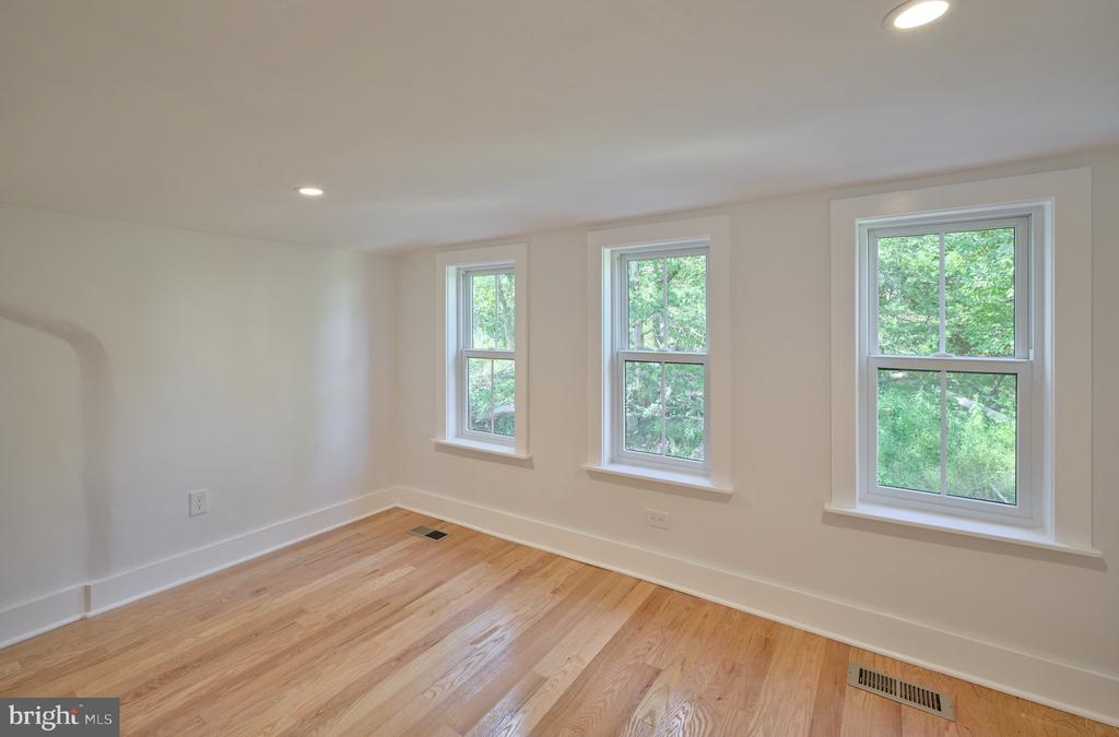 532 HOLLOW ROAD
