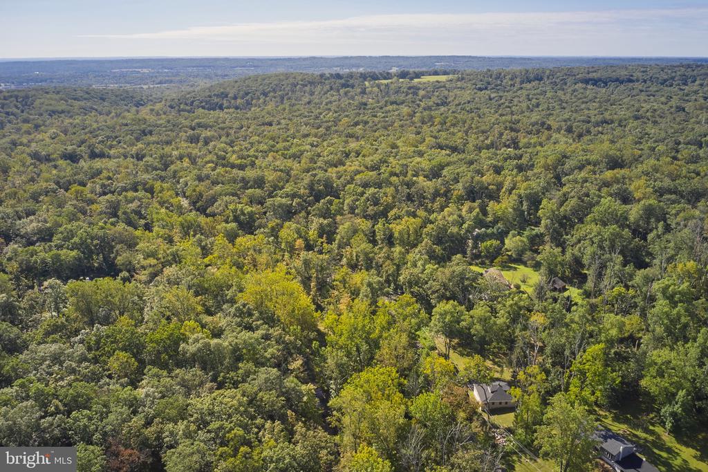532 HOLLOW ROAD