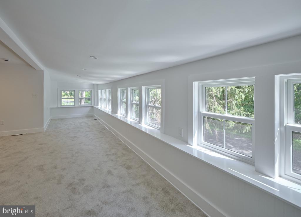 532 HOLLOW ROAD