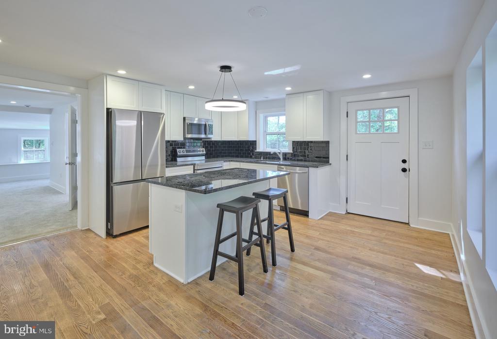 532 HOLLOW ROAD