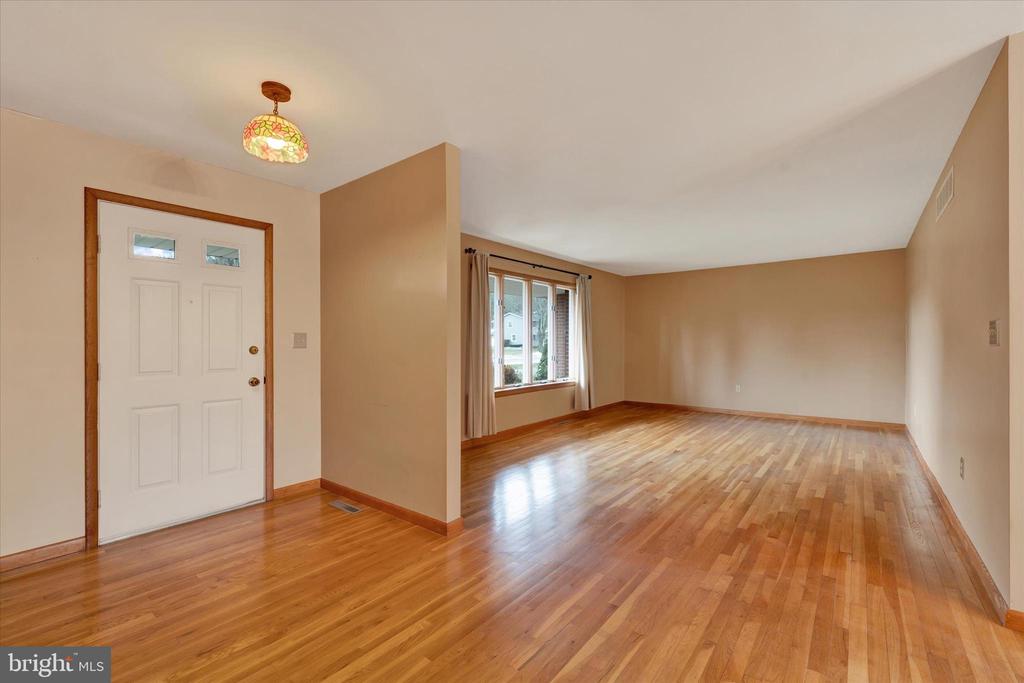 31 BARBARA DRIVE