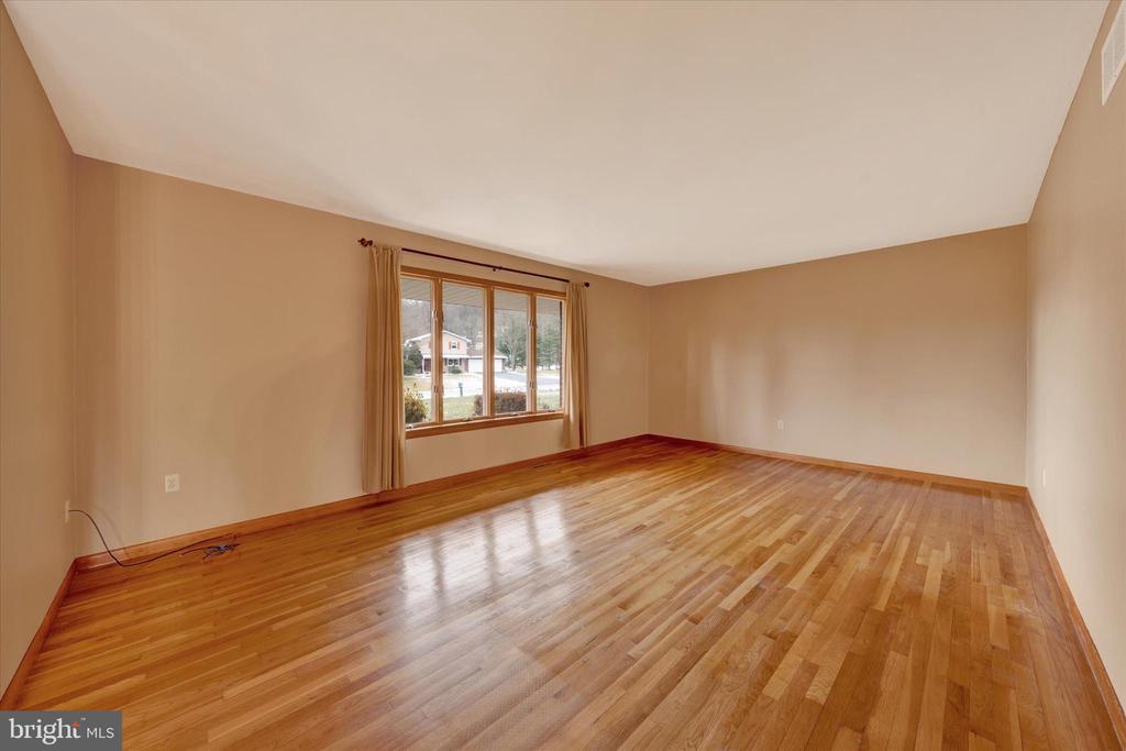 31 BARBARA DRIVE