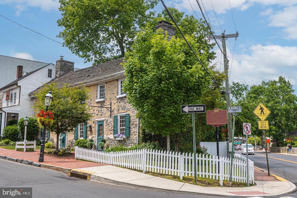 4 W MECHANIC STREET