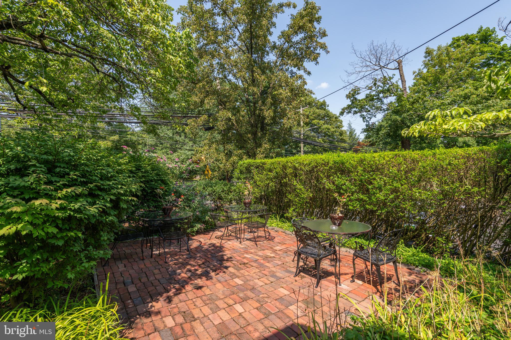 117 W BRIDGE STREET