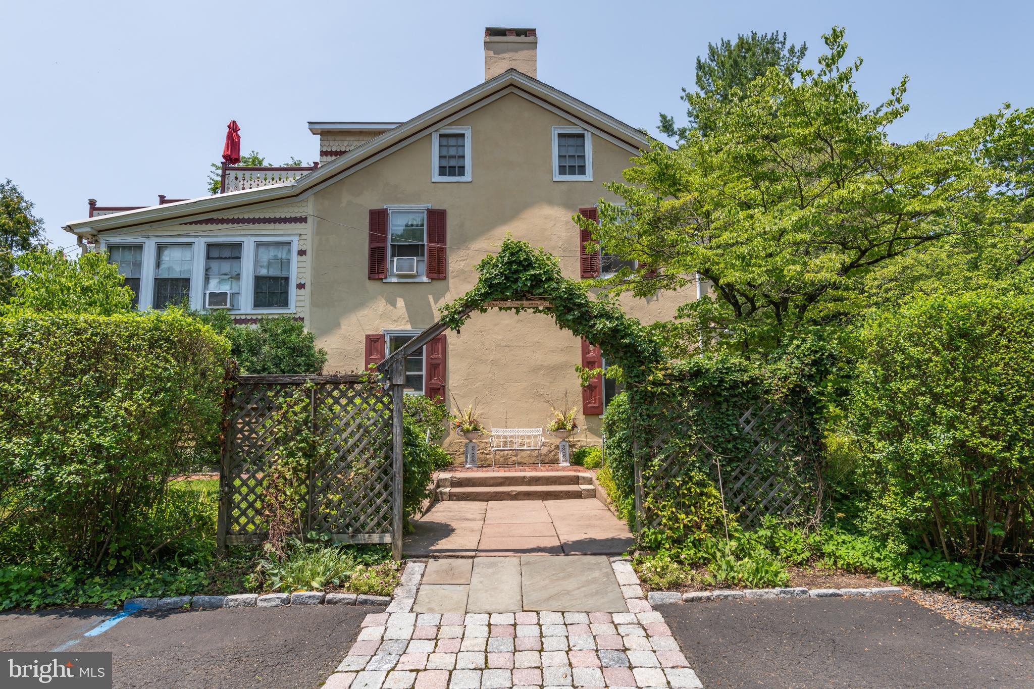 117 W BRIDGE STREET
