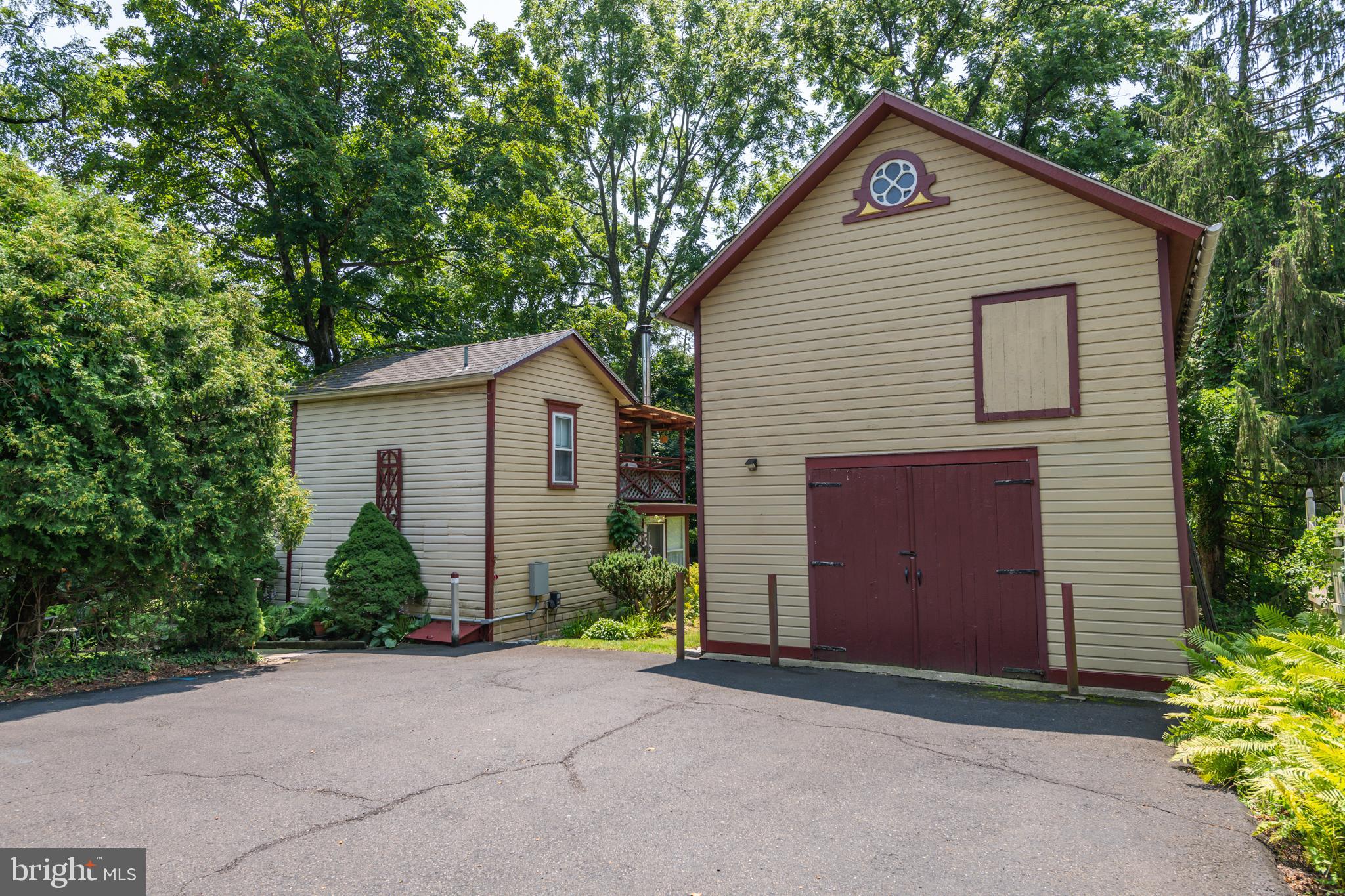 117 W BRIDGE STREET