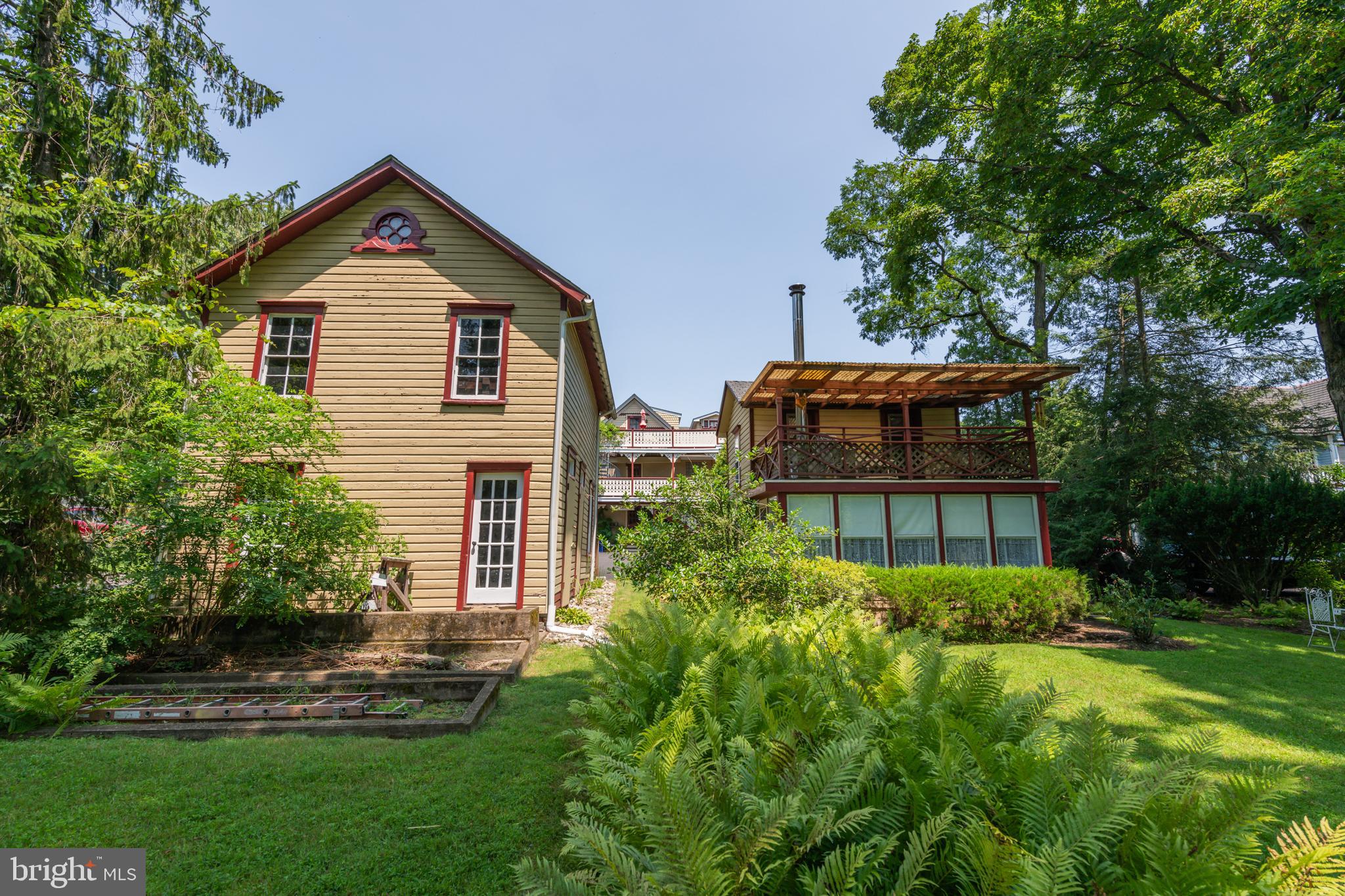 117 W BRIDGE STREET