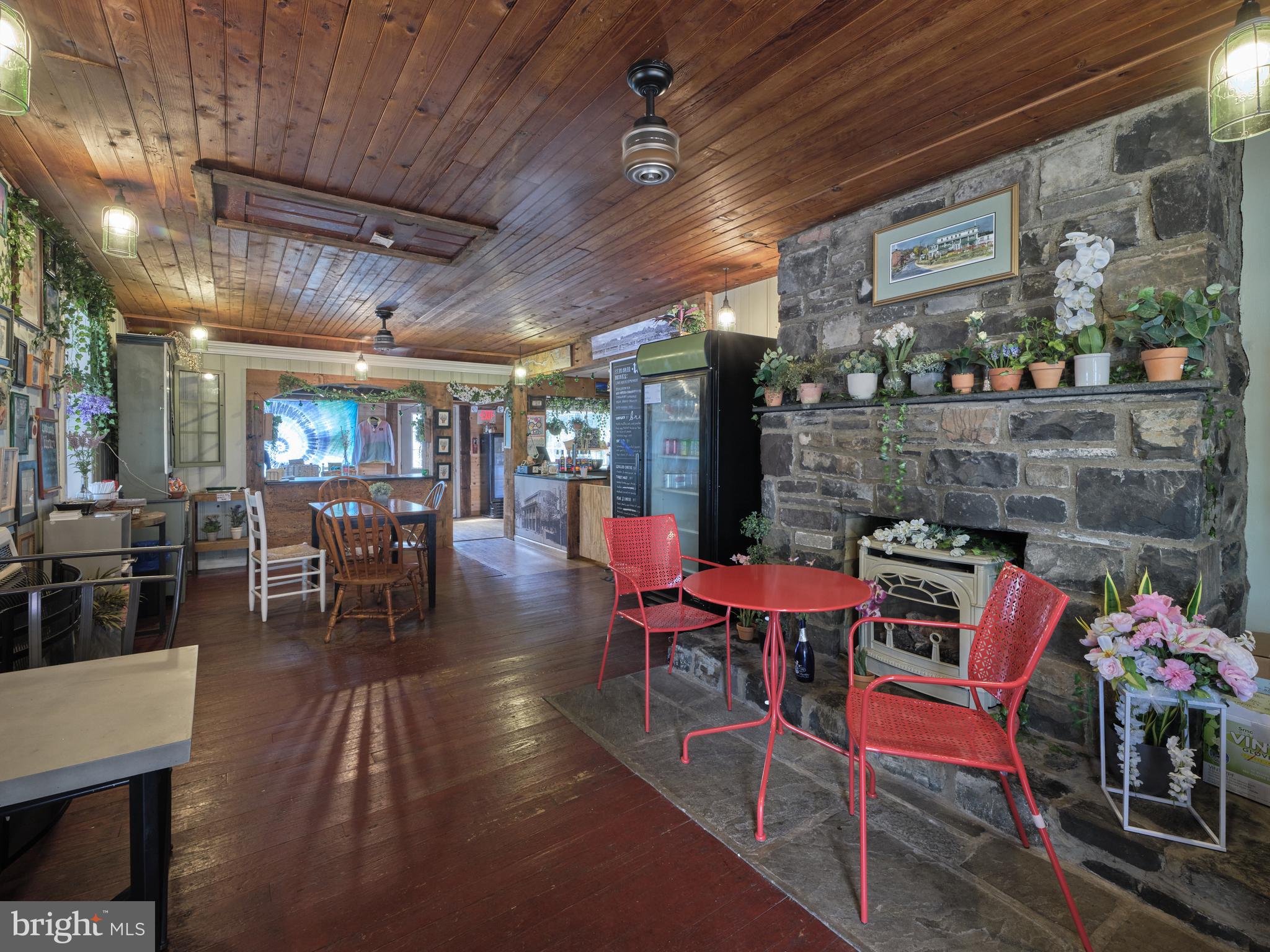 6 RIVER ROAD