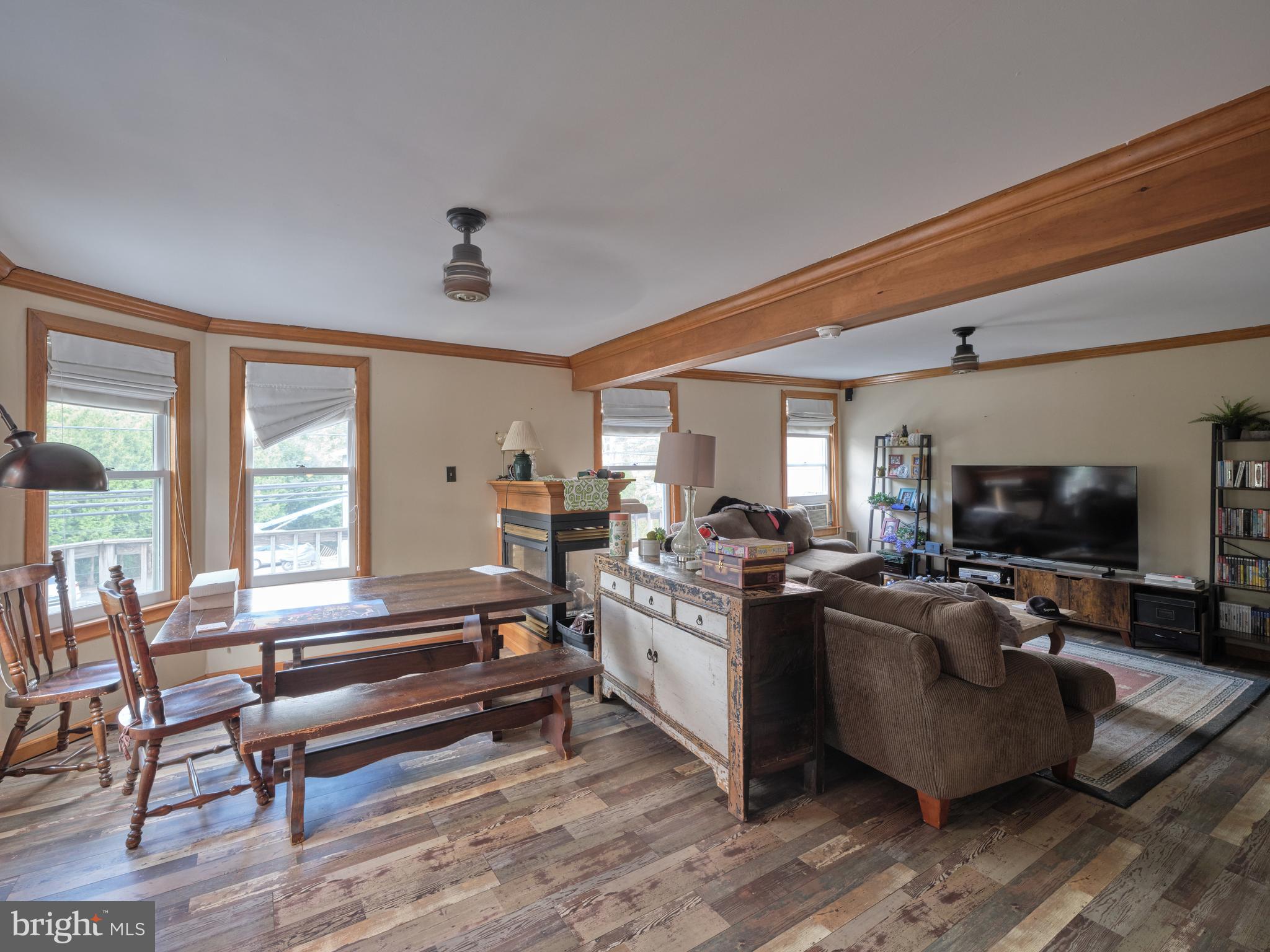 6 RIVER ROAD