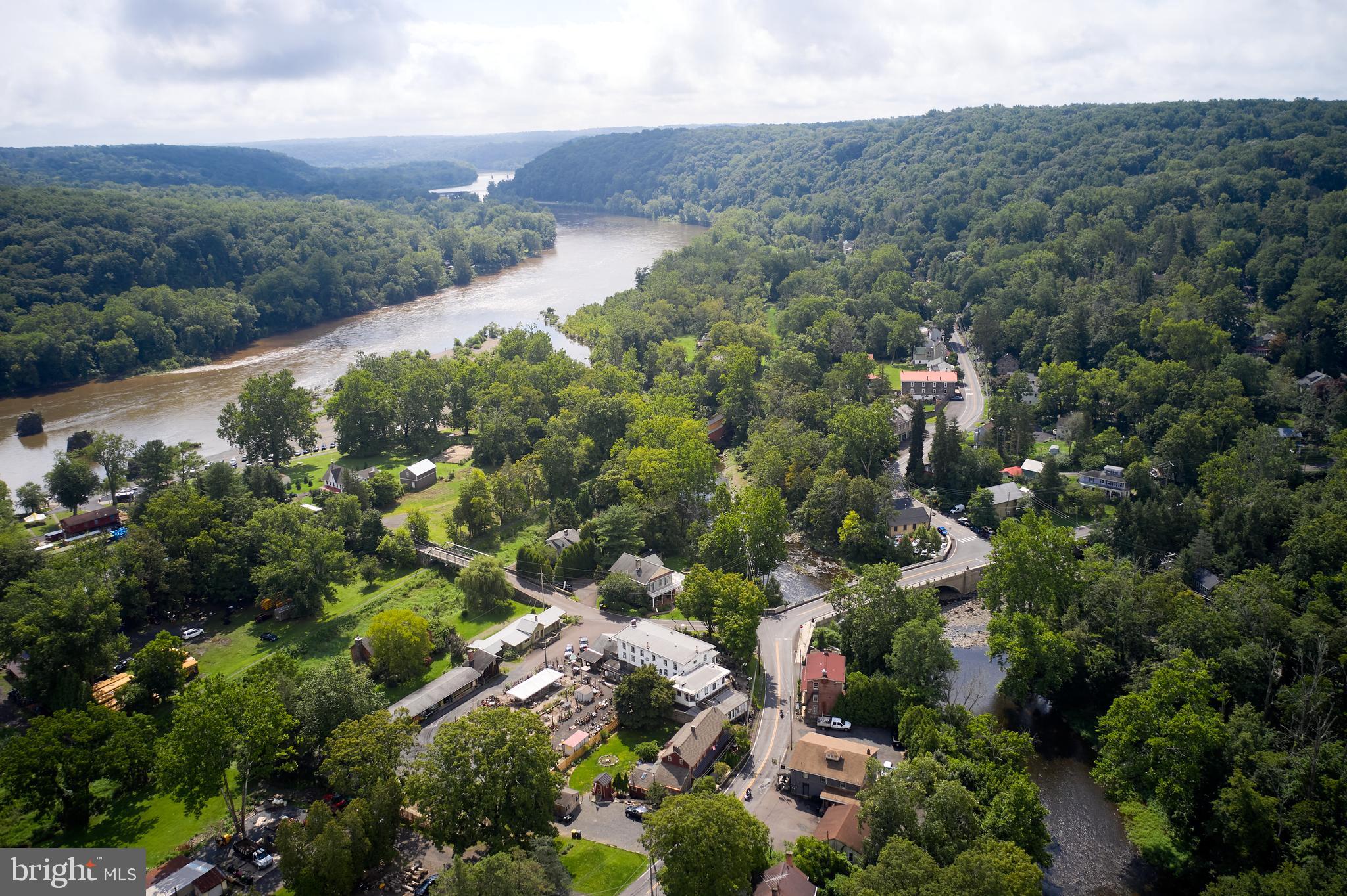 6 RIVER ROAD