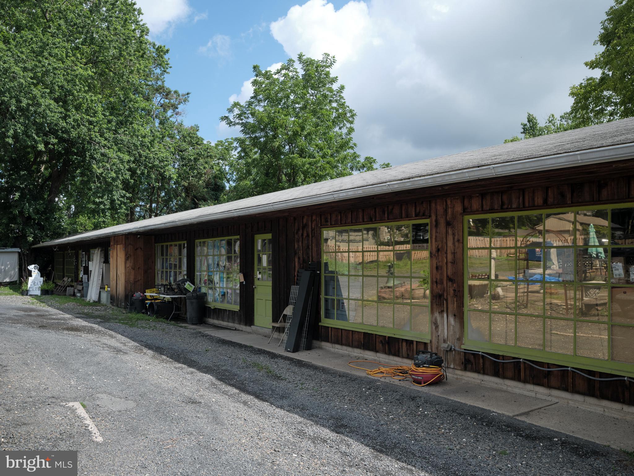 6 RIVER ROAD