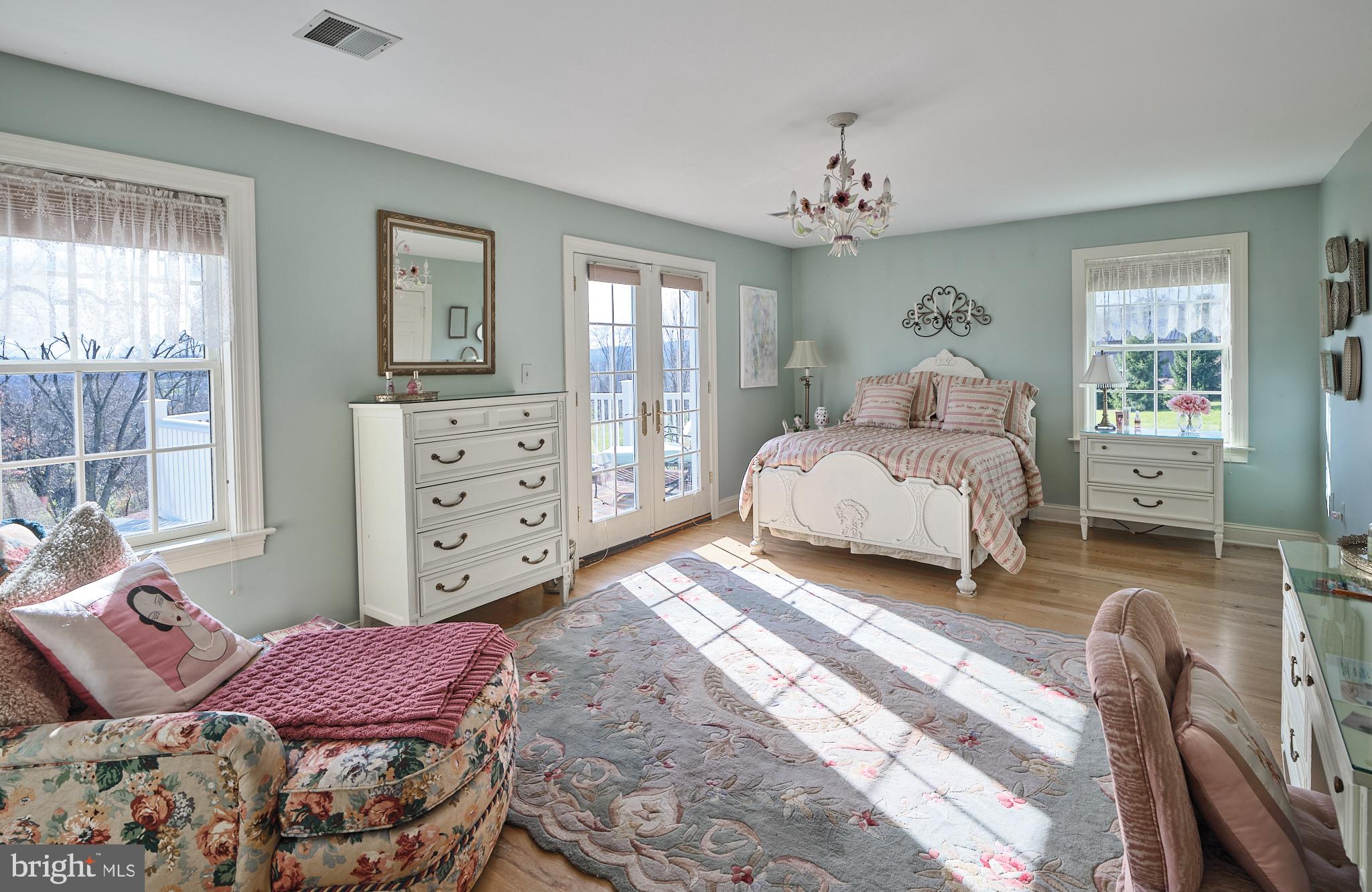 1400 COUNTY LINE E