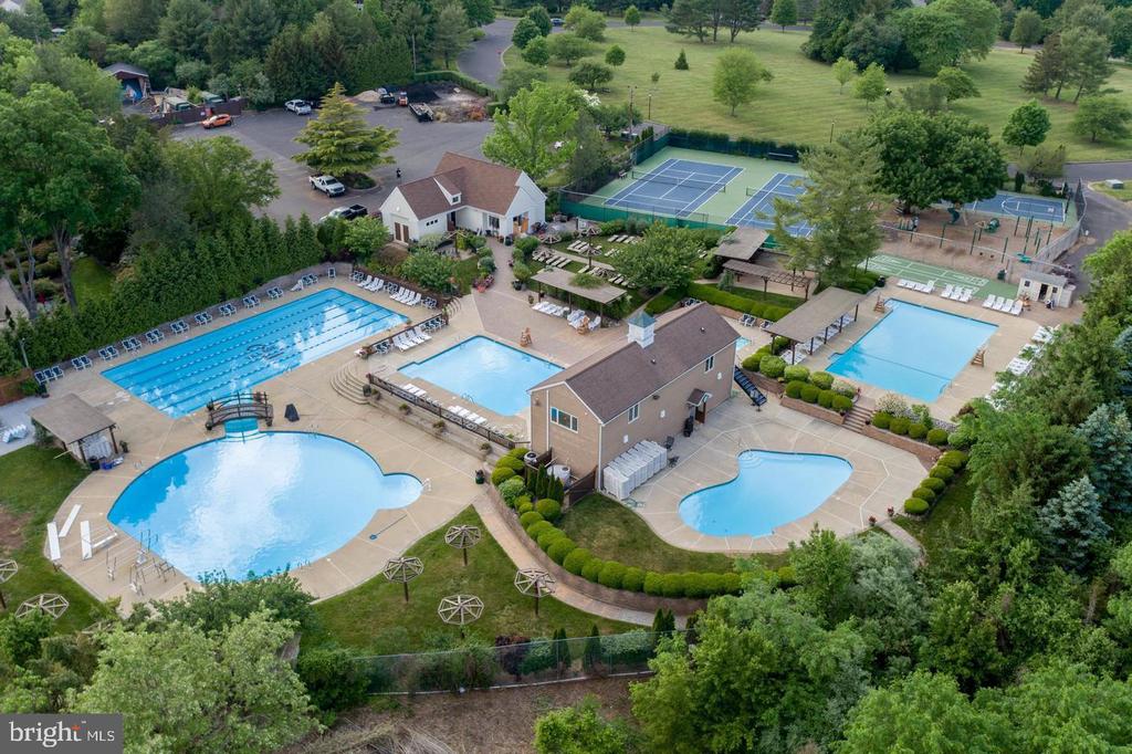 11 RIVERHILL A