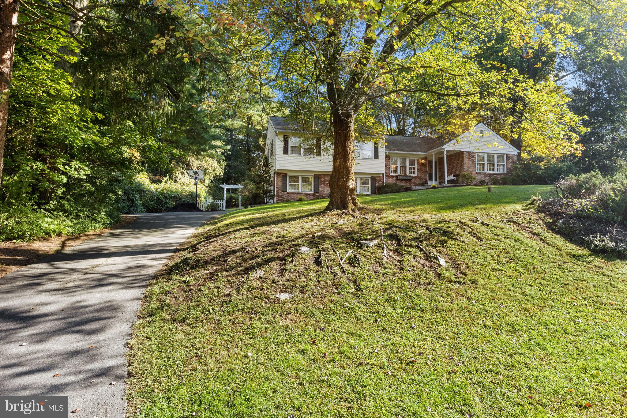 15 PEBBLE WOODS DRIVE N