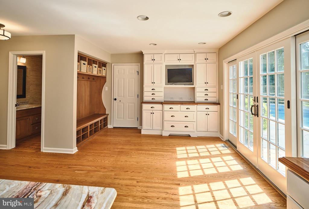129 FOXCROFT DRIVE