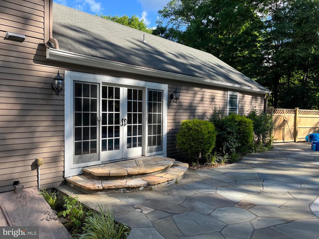 129 FOXCROFT DRIVE