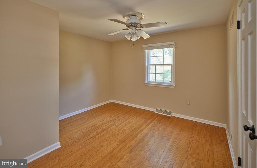 129 FOXCROFT DRIVE