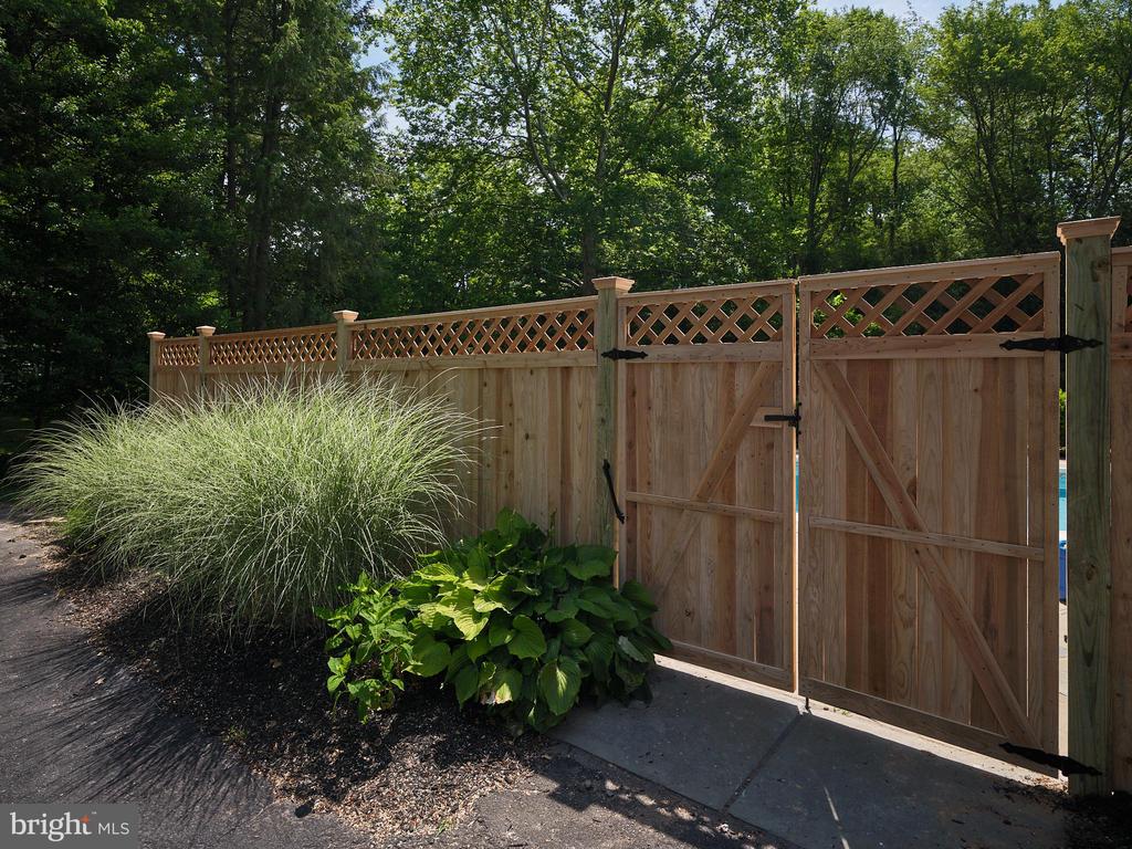 129 FOXCROFT DRIVE