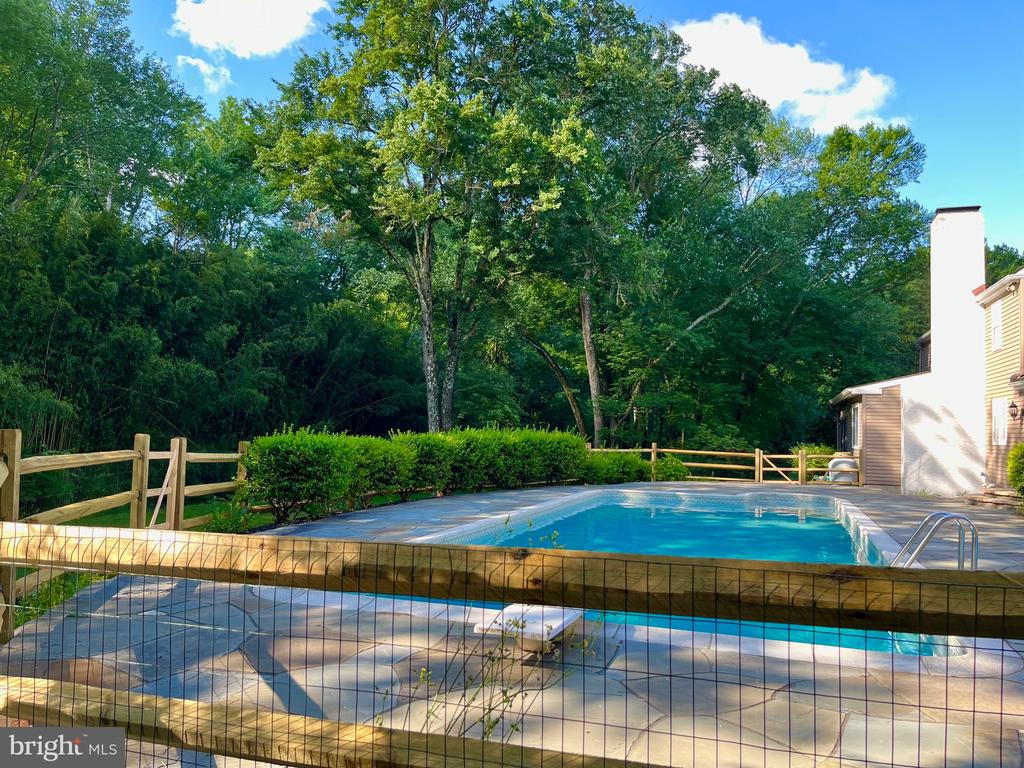129 FOXCROFT DRIVE