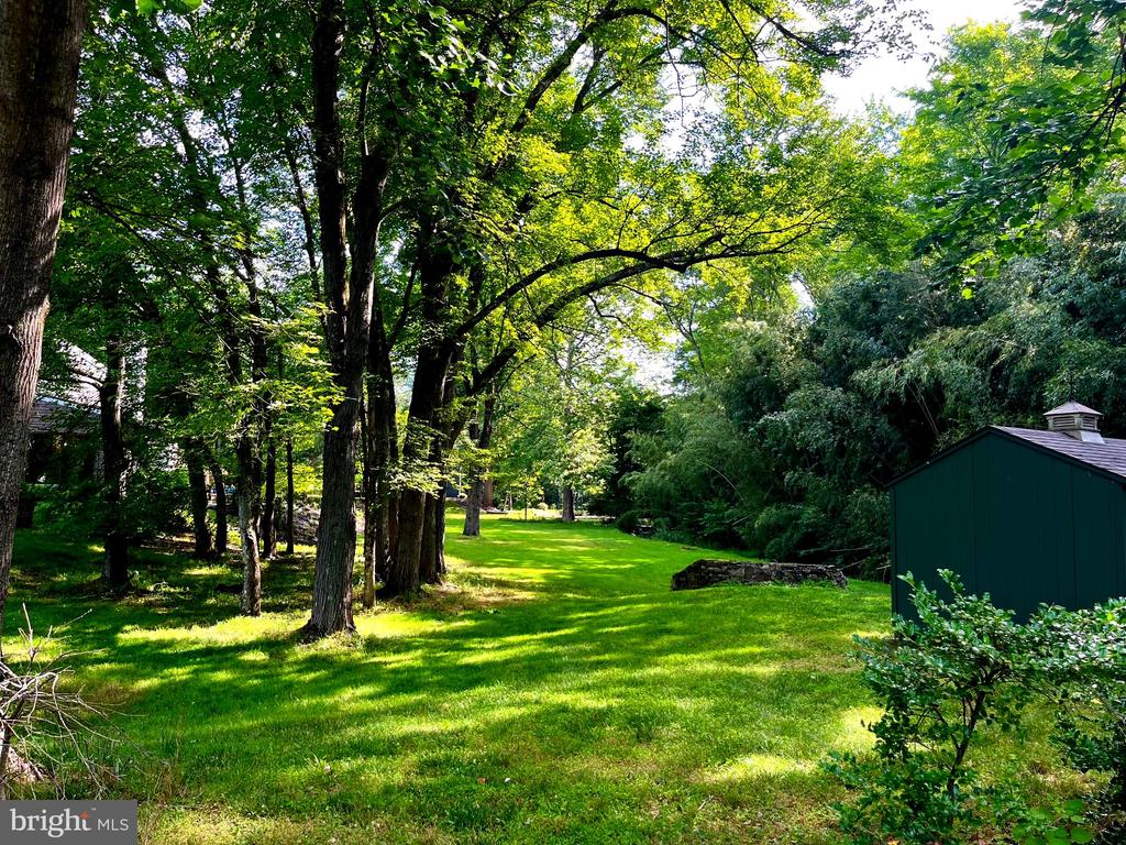 129 FOXCROFT DRIVE