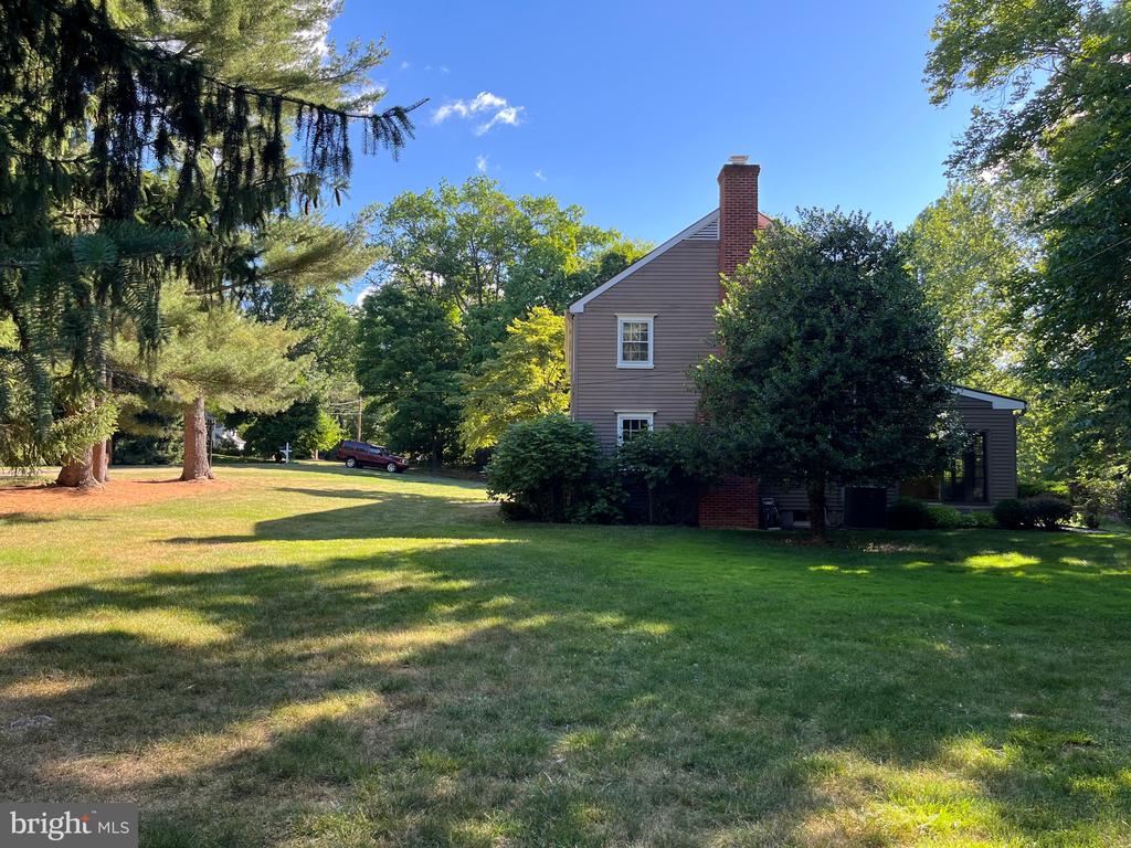 129 FOXCROFT DRIVE