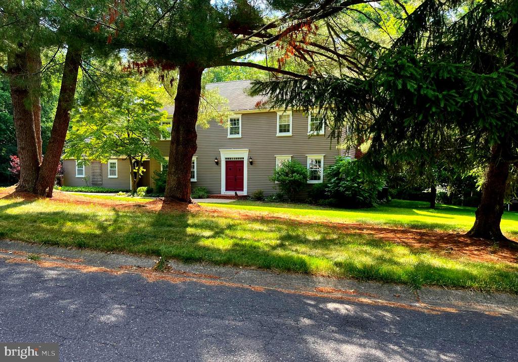 129 FOXCROFT DRIVE