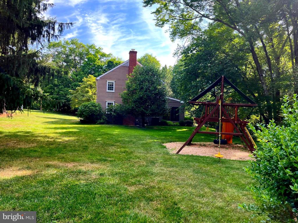 129 FOXCROFT DRIVE